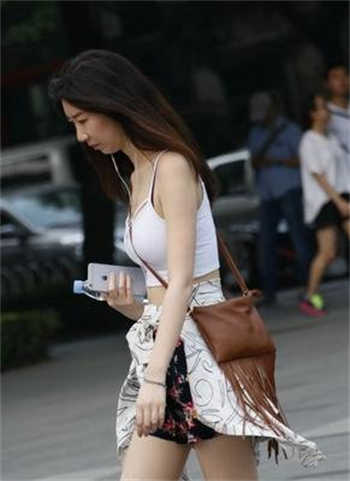 苏媚与公爹的幸福生话