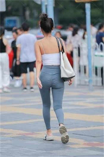 快手小悠菜花32a踢踏舞