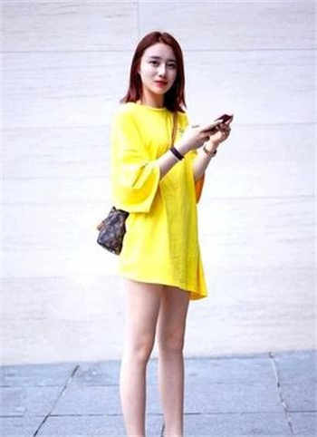 女护工深夜照顾老人木鱼