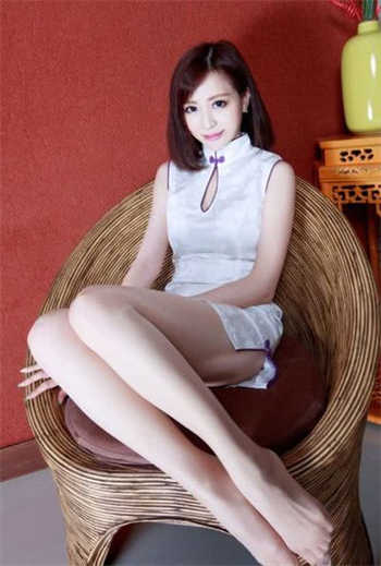 绳结顶在花缝向上提