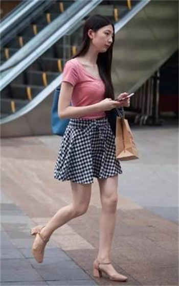 果冻潘甜甜成年了吗