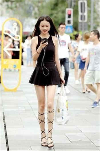 女性身上的粉色槟榔软件
