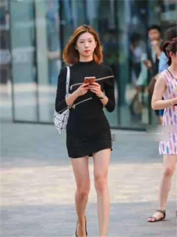 女老师和同学差差