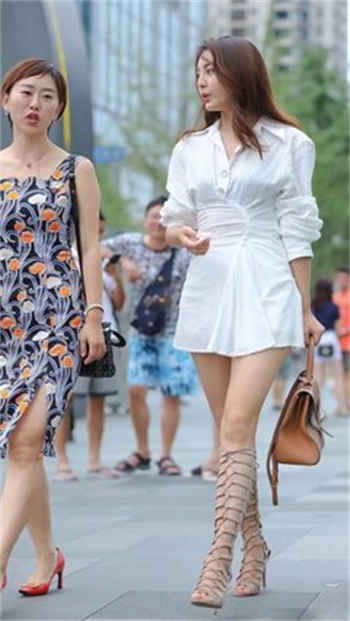 少爷惩罚丫鬟往下面塞东西