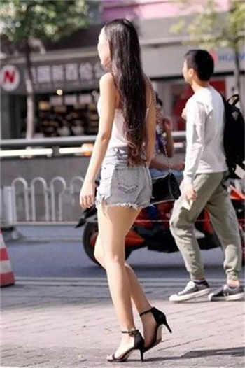 父亲欠债女儿以身抵债木鱼