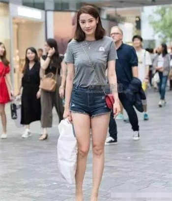 黑兽高尚的圣女染上樱花