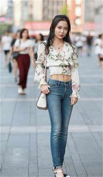 女主叫简雯男主叫陆哗霖