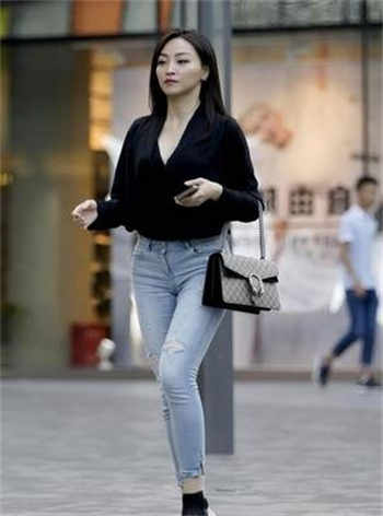在偏执云少怀里