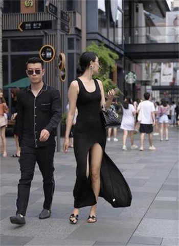 售楼女为冲业绩当场视频