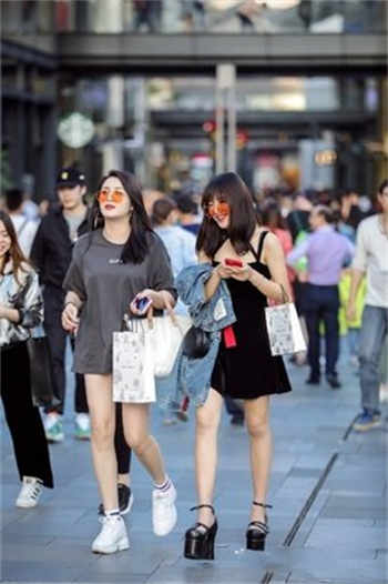 女主漂亮的高质量车牌