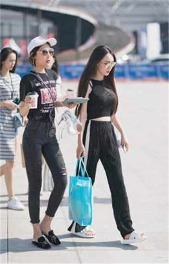 阿然和木木吃瓜视频