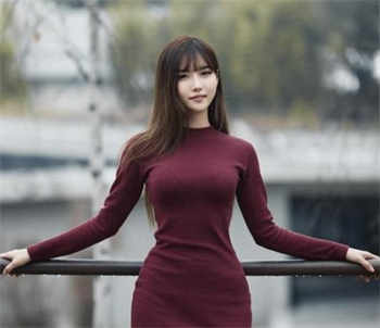 网红君君辰飞微博