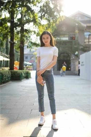 小学生元旦节目主持词